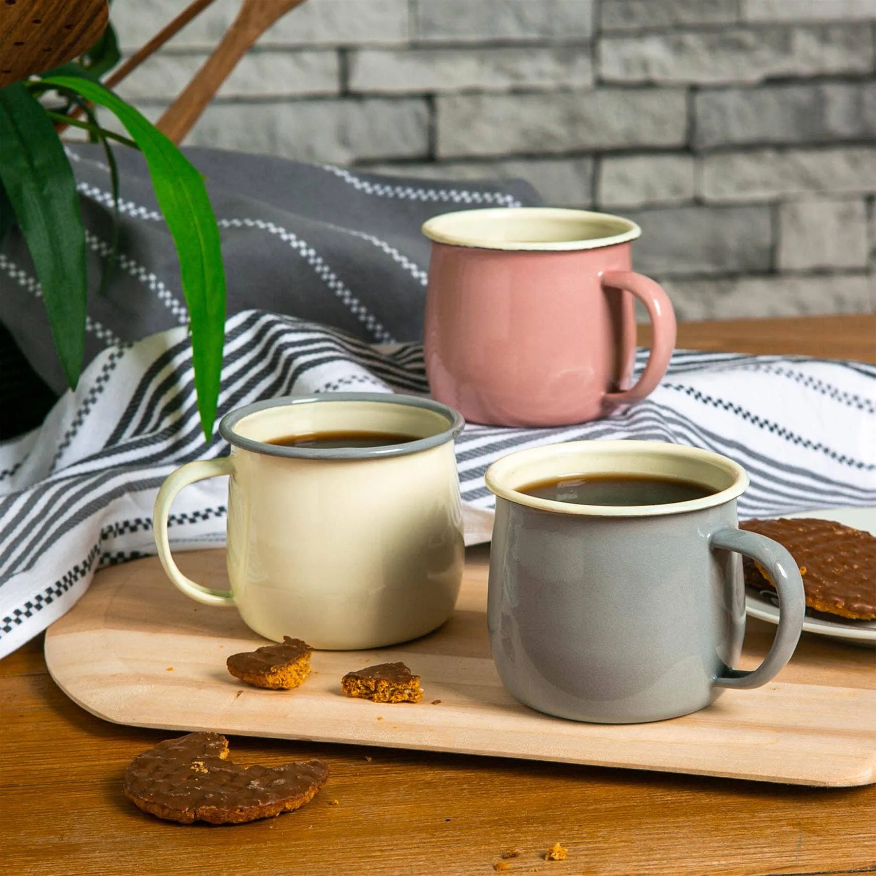 Coloured Enamel Belly Mug - Pink/White