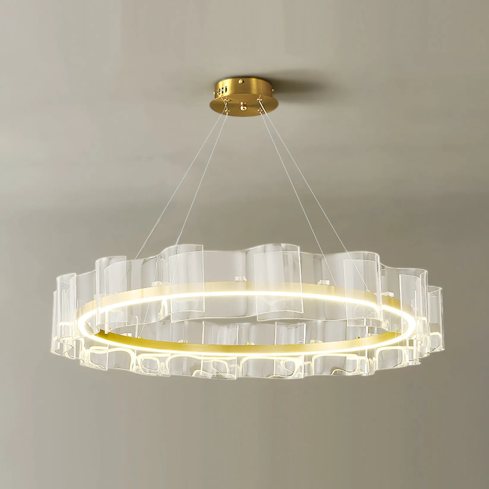 Evette Chandelier