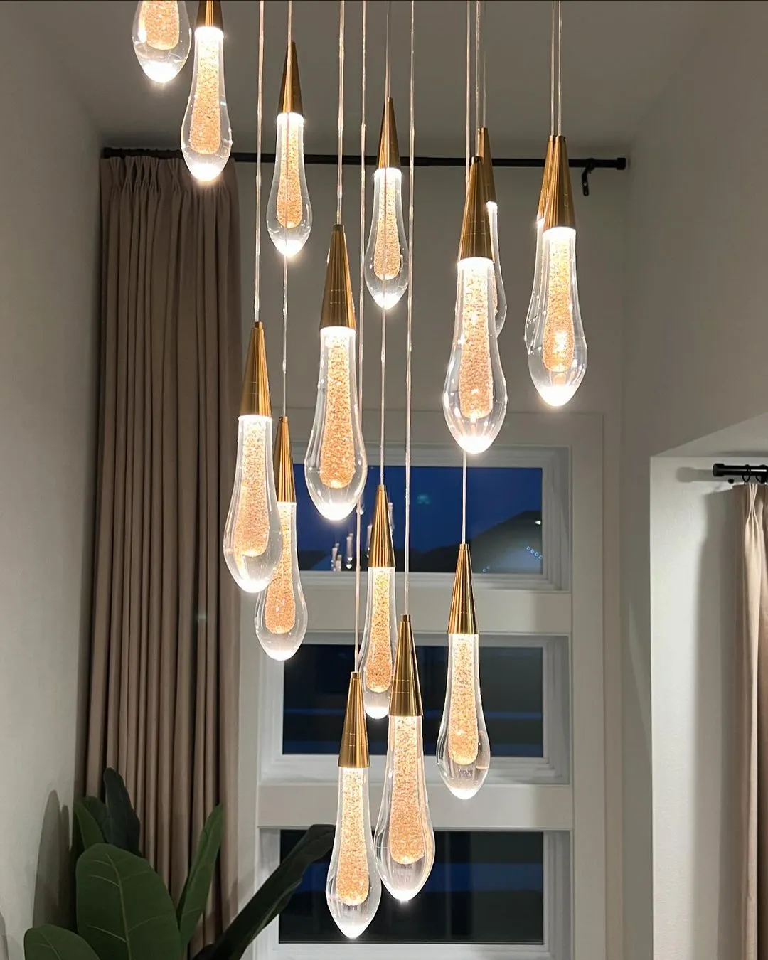 Modern Cascade Raindrop Round Spiral Crystal Chandelier for Staircase/Foyer