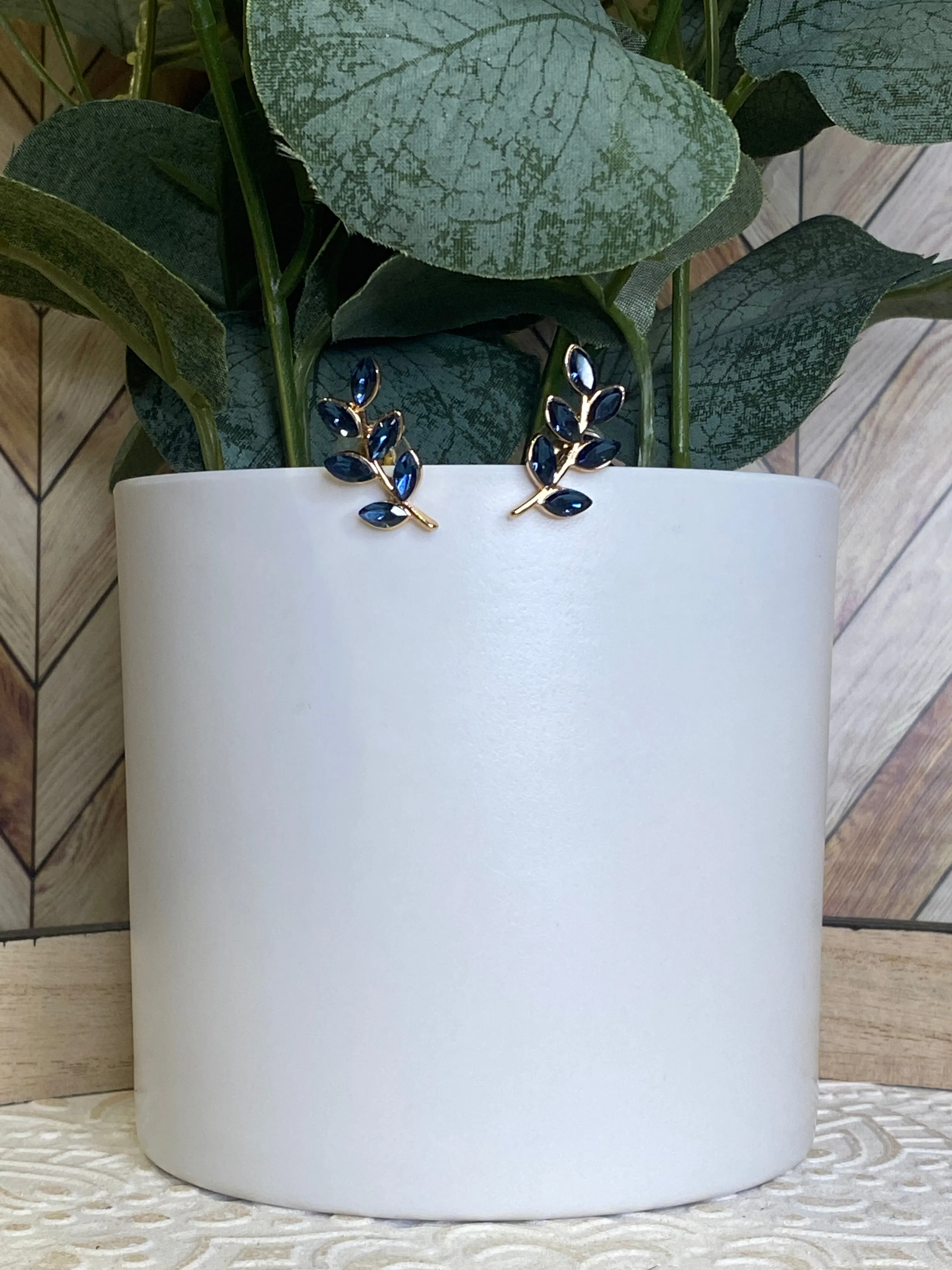 Navy & Gold Olive Leaf posts