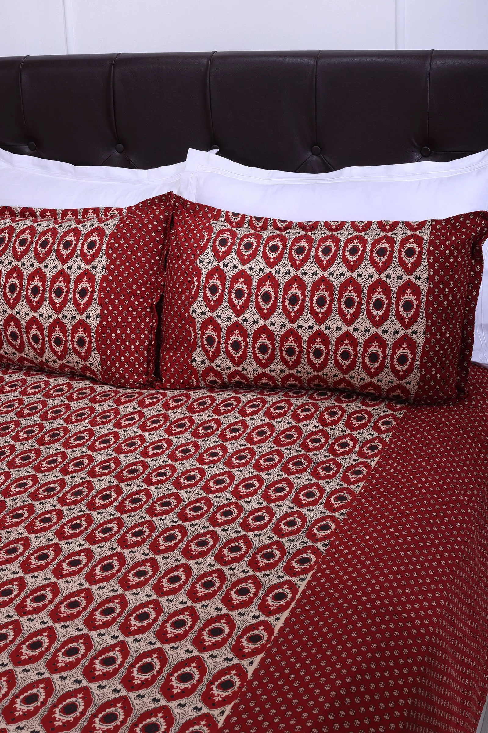 Rahat Pendant Red Cotton Bedsheet